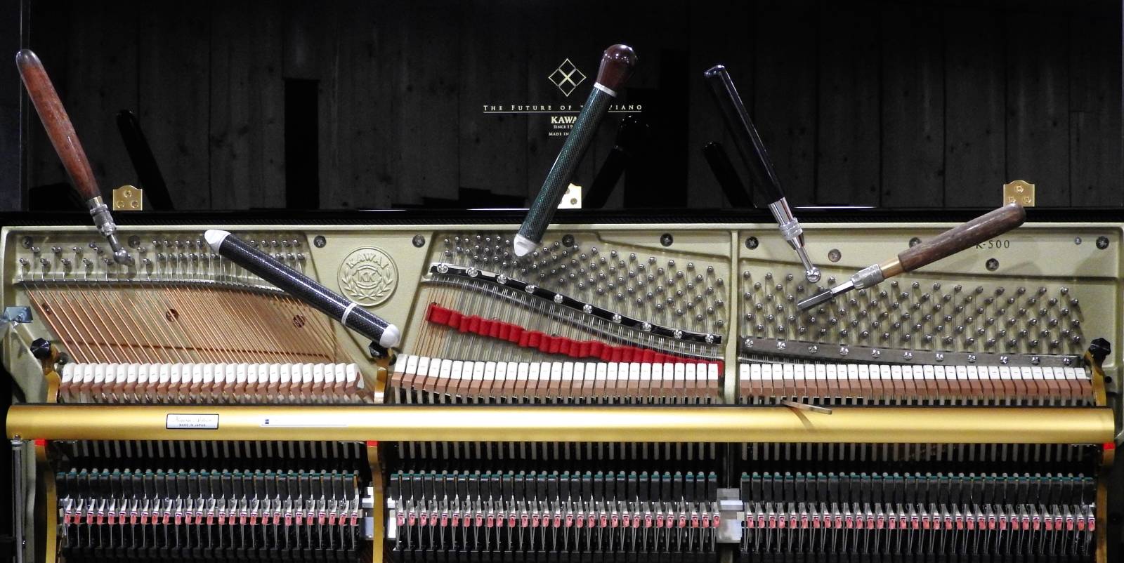 Accordeurs de piano aux abords de Rennes