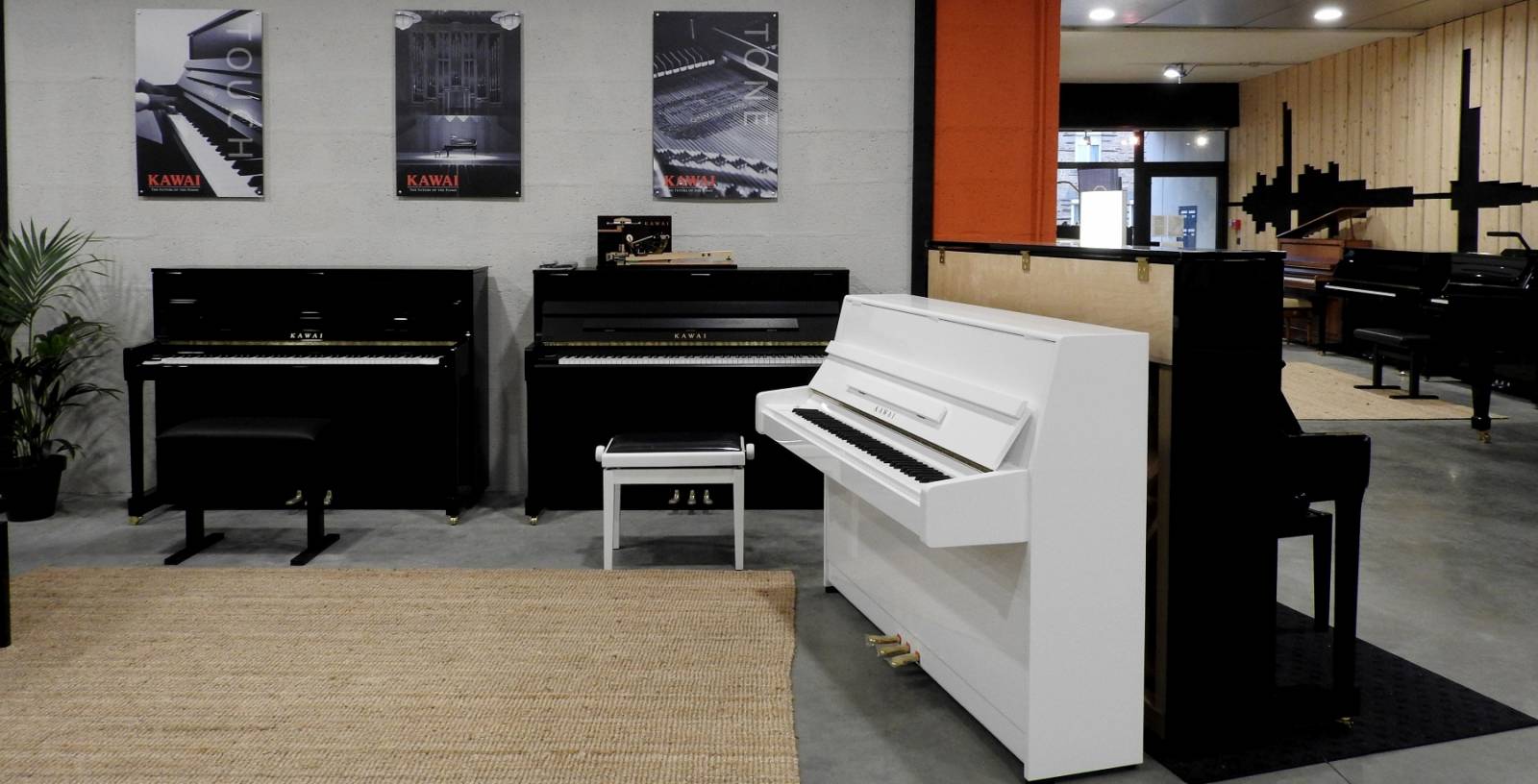 Vente de piano droit neuf à Plélan-Le-Grand près de Rennes, Bretagne