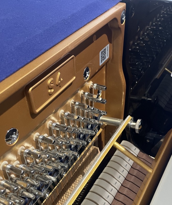 Vente d'un piano droit ZIMMERMANN S4, marque fabriqué par le groupe C.BECHSTEIN
