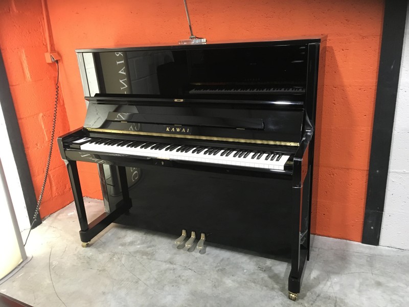 Acheter un piano droit neuf ou d'occasion de marque à Lorient et le Morbihan