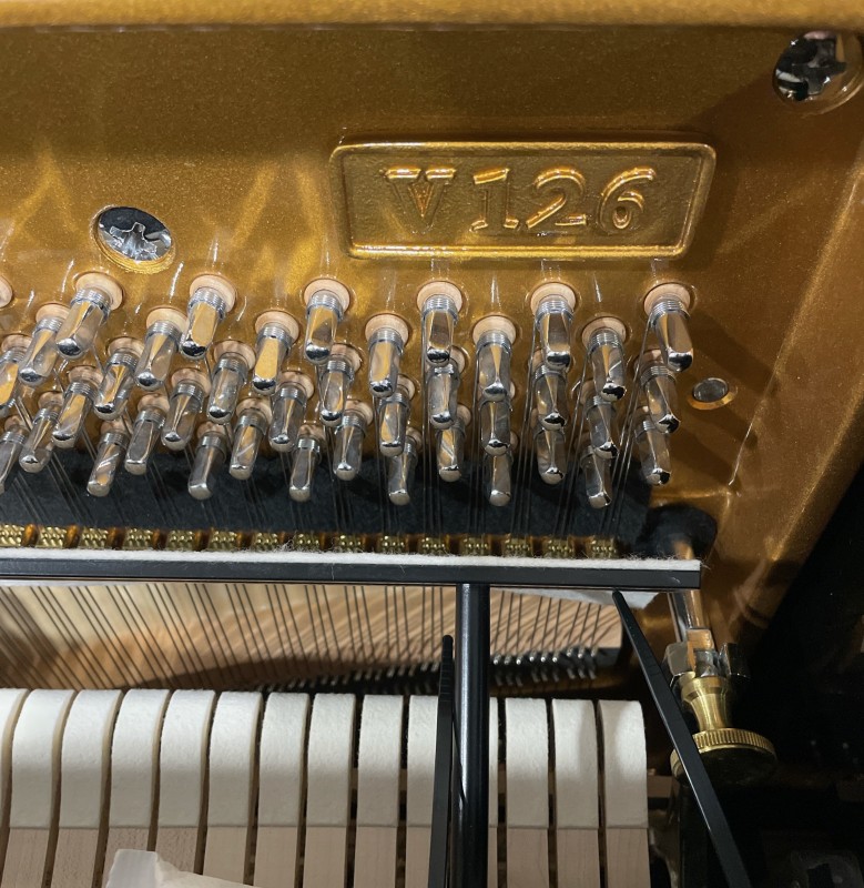 Vente de piano W. HOFFMANN vision V126 laqué noir