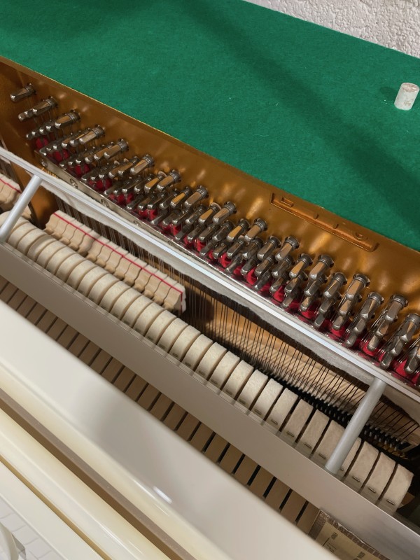 Acheter un piano d'occasion en Bretagne YOUNG CHANG préparé en atelier et garanti 5 ans