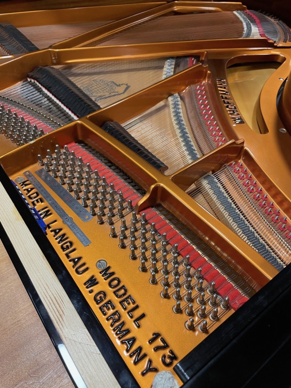 Revision d'un piano à queue W. HOFFMANN à Camors à côté de BAUD