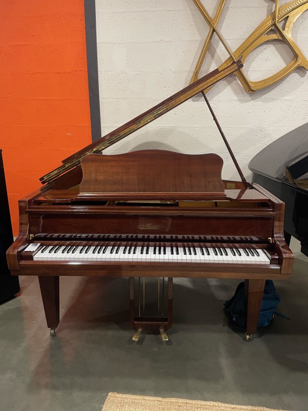Achat d' un piano quart de queue Schimmel d'occasion sur Nantes et la région de Bretagne