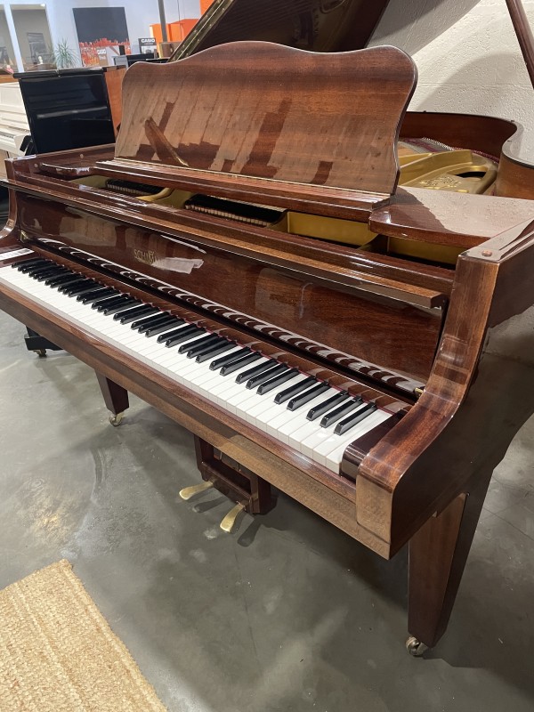 Achat d' un piano quart de queue Schimmel d'occasion sur Nantes et la région de Bretagne
