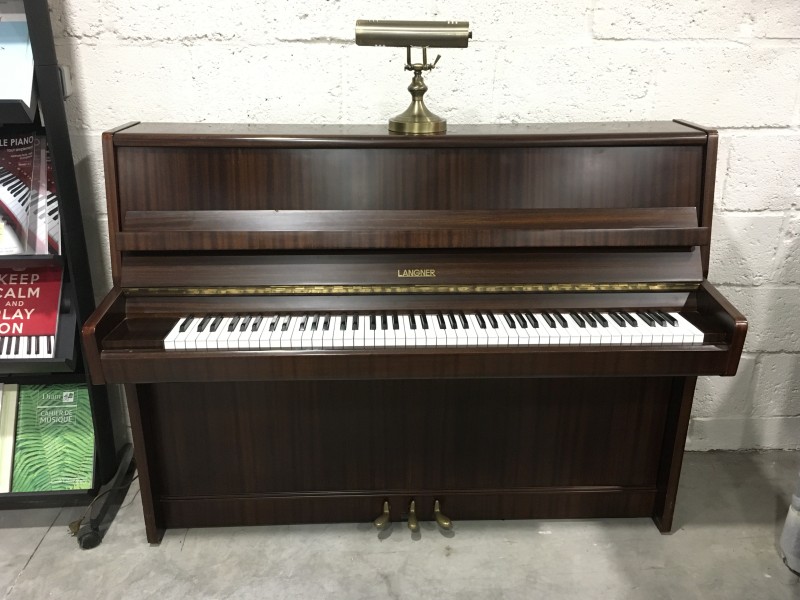 Acheter un piano droit neuf ou d'occasion de marque à Lorient et le Morbihan