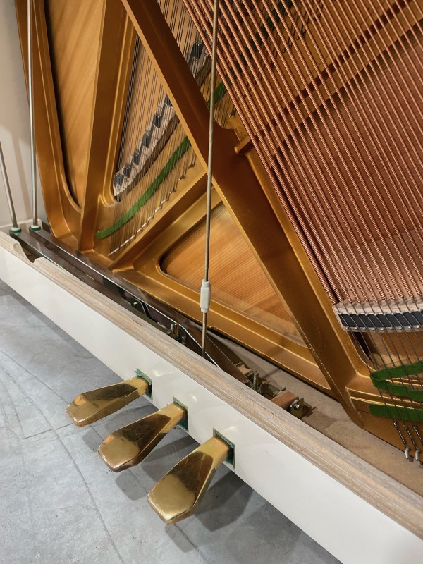 Acheter un piano d'occasion en Bretagne YOUNG CHANG préparé en atelier et garanti 5 ans