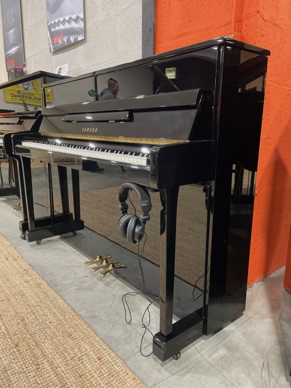 Acheter un piano YAMAHA silent de seconde main U5 AS fabrication japonnaise sur Rennes