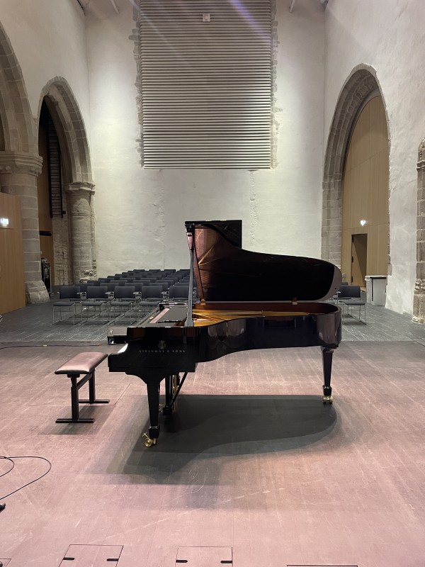 Location d’un piano de concert Steinway & Sons pour le conservatoire de Rennes au Théâtre National de Bretagne