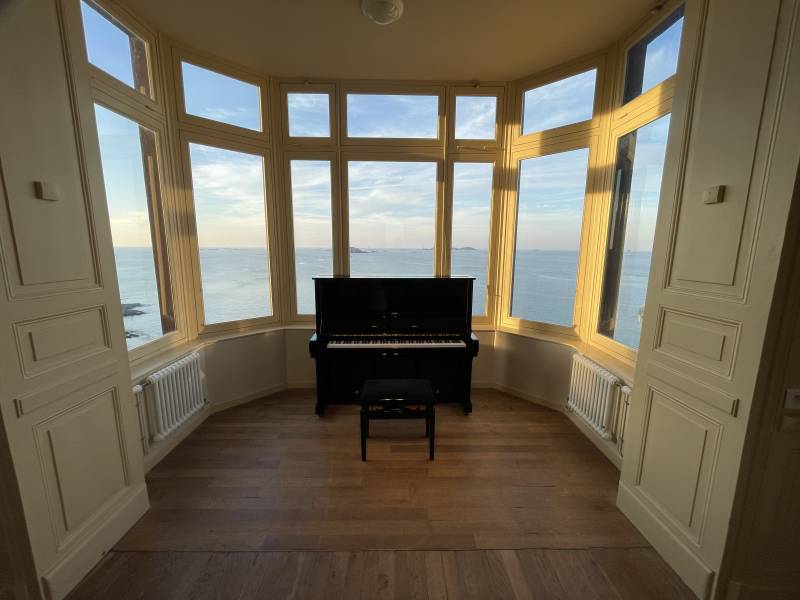 Louer un piano à queue pour une courte période en Bretagne