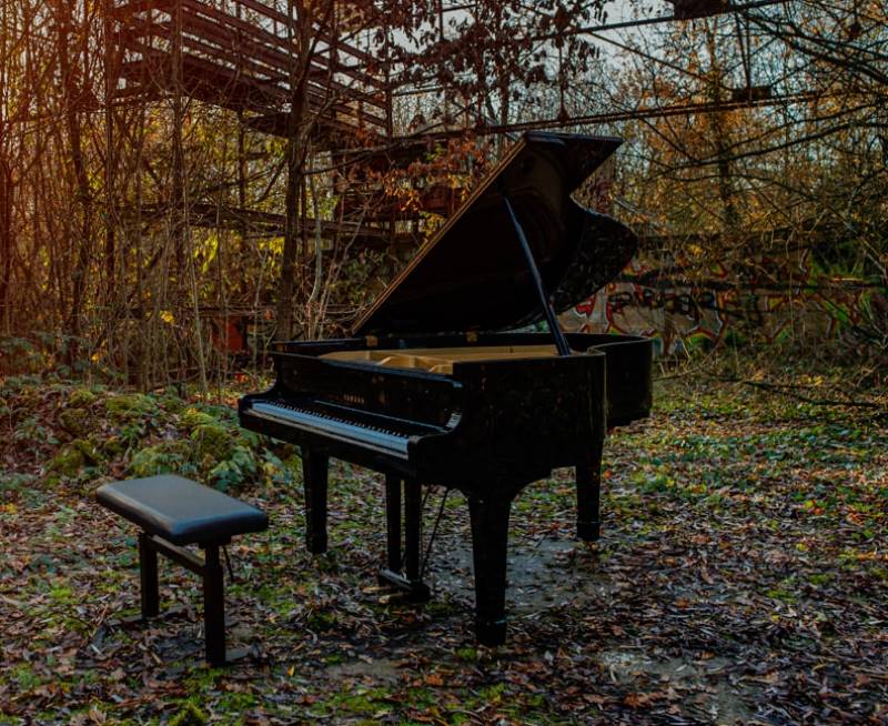Louer un piano pour un shooting photo ou un tournage de film à Rennes - Bretagne